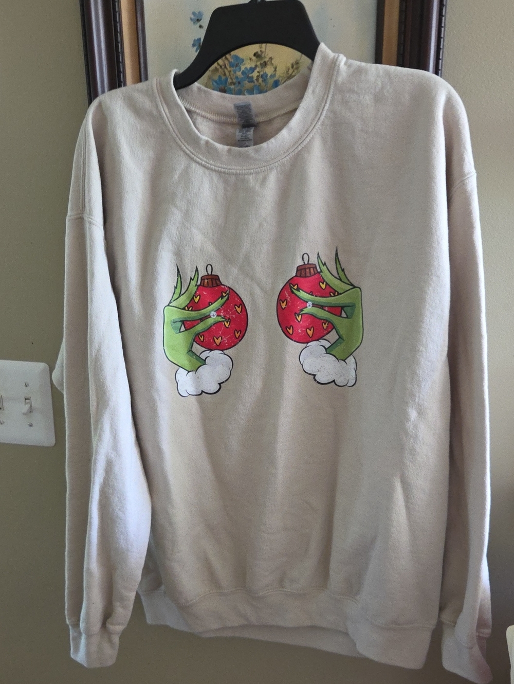 Graphic Ornament Sweatshirt with Green Hands